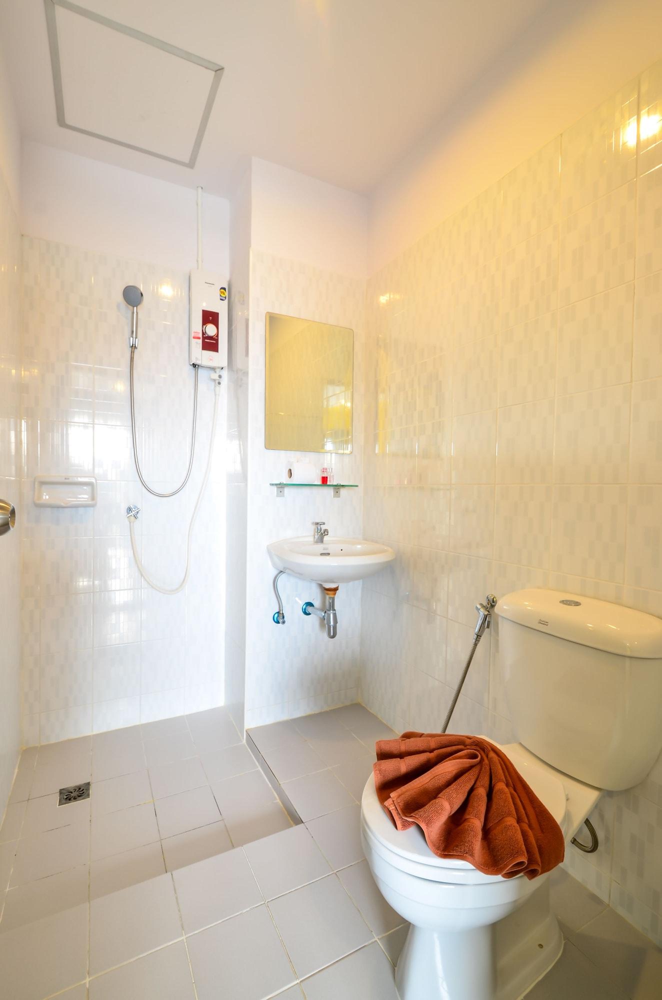 Hotel Two Color Patong Extérieur photo